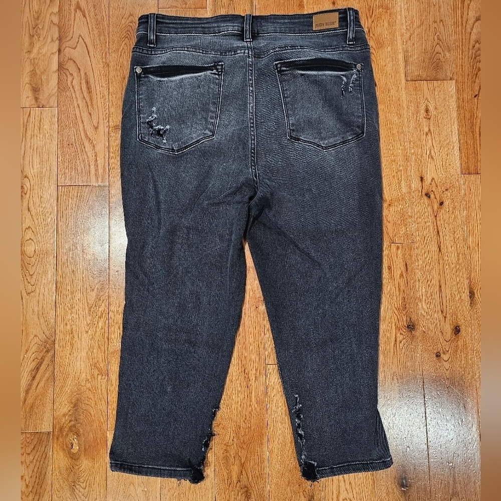 Judy Blue Black Distressed Skinny Fit Capri Size 13 - Picture 2 of 6
